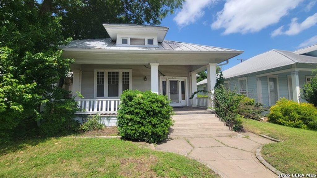 825 N Pine Street, San Antonio