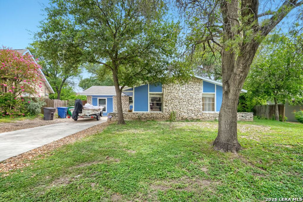 111 Summertime Dr, San Antonio