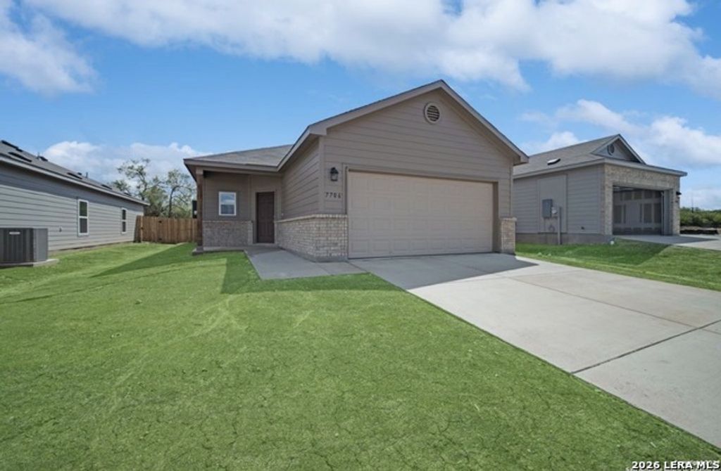 7706 Stud Dr, Elmendorf