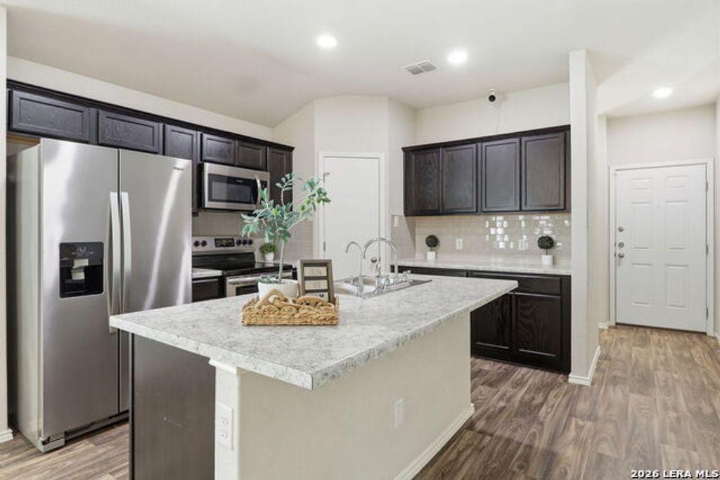 4614 Heathers Cross, St Hedwig