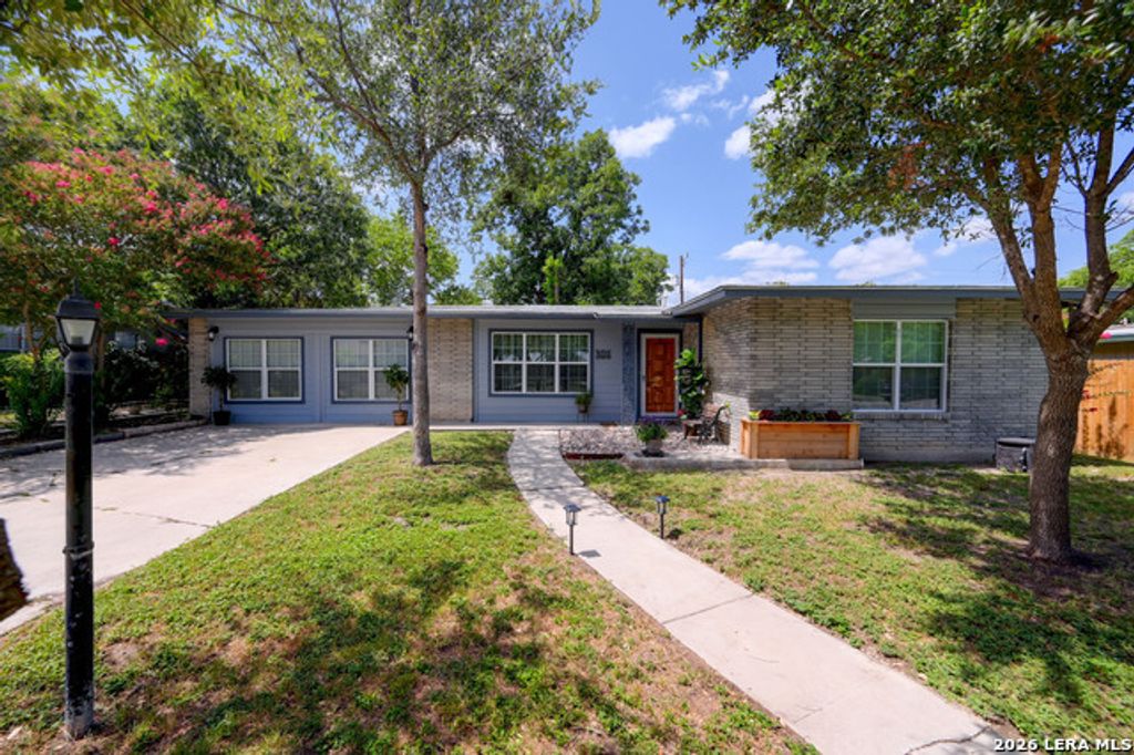651 Shadywood, San Antonio