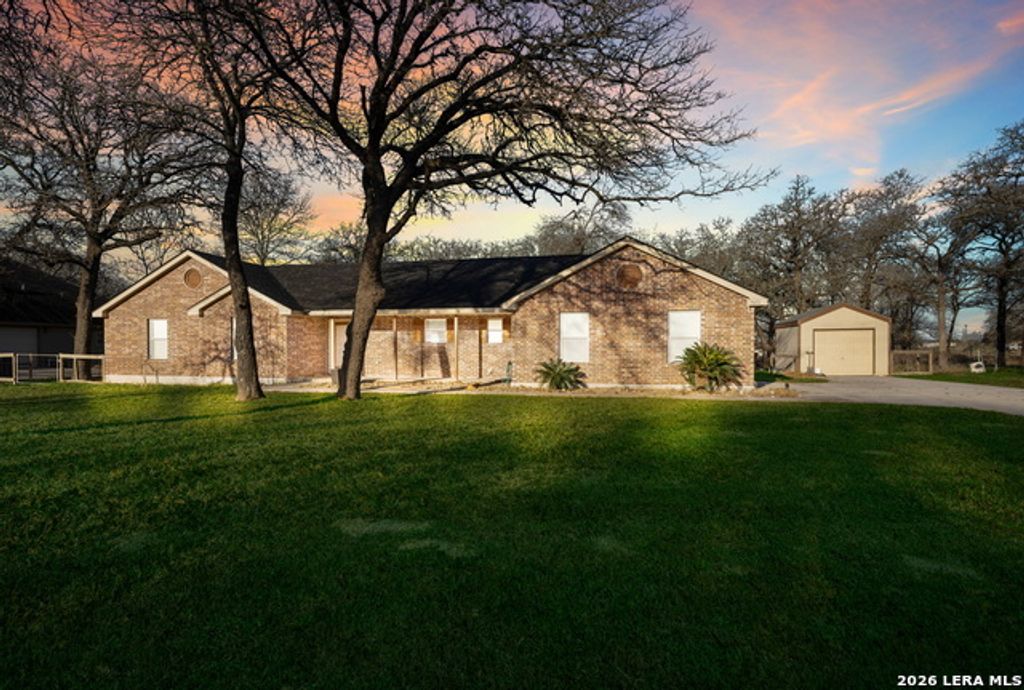 521 Jacobs Ln, La Vernia