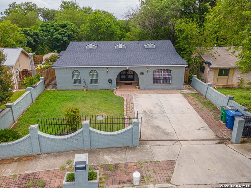 2202 Lake Louise Dr, San Antonio