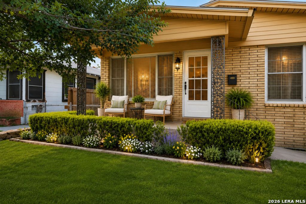 255 Thompson Pl, San Antonio