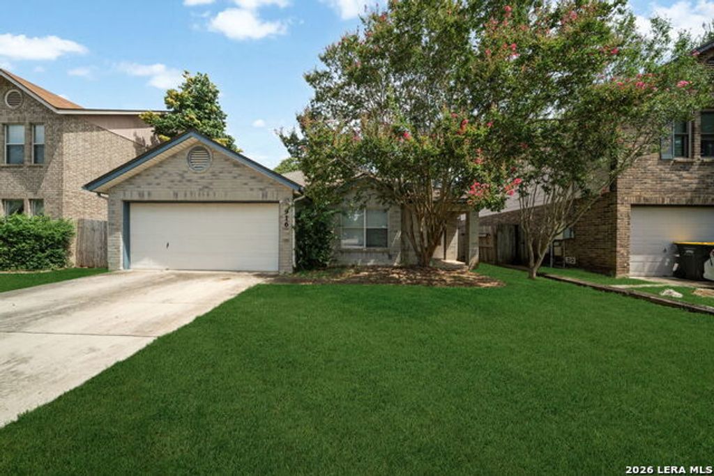 916 Abercorn, Schertz