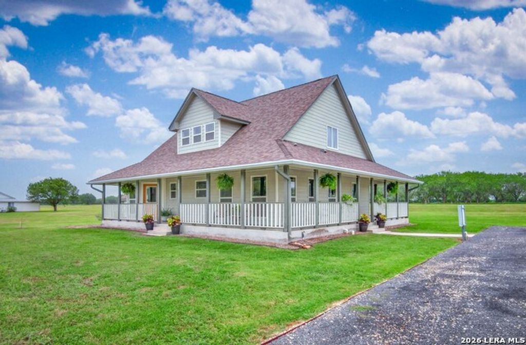 227 Ski Plex Dr, Seguin