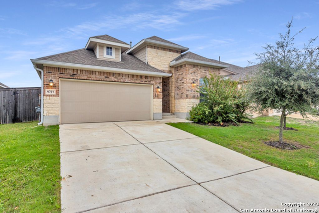 9727 Monken, Boerne