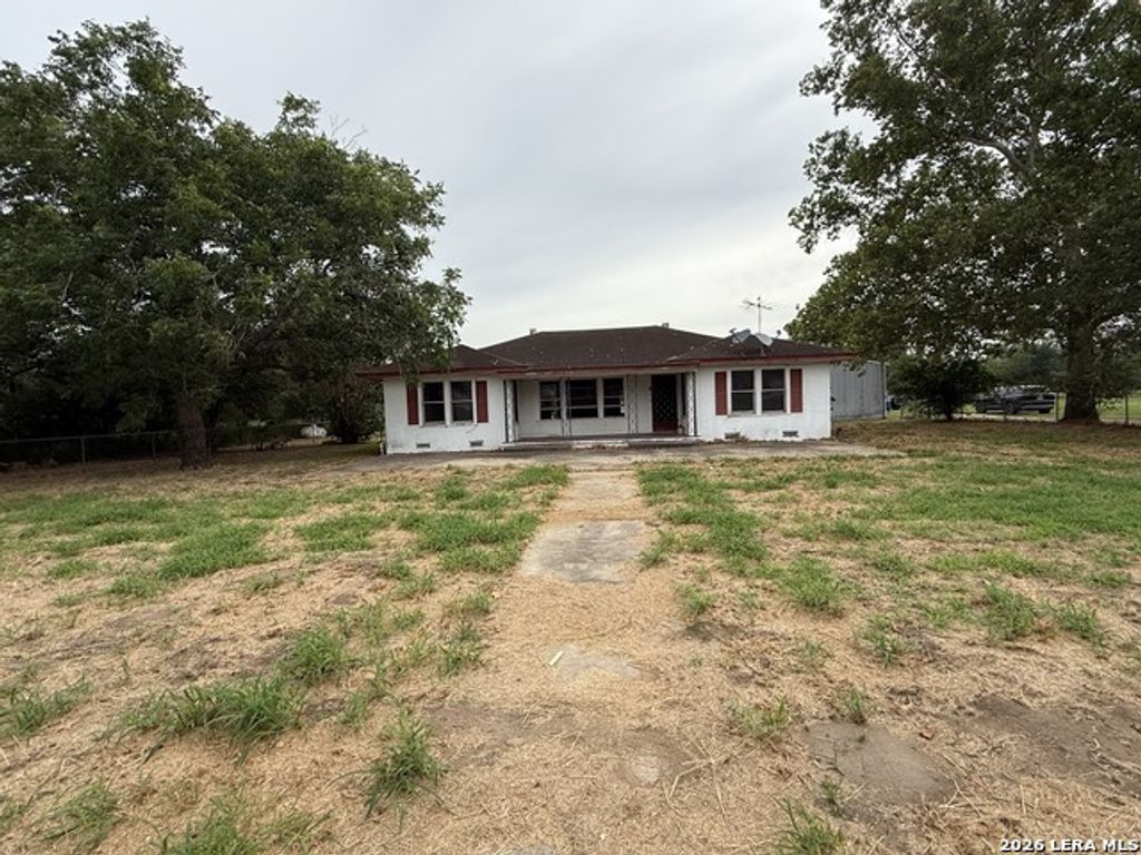 1939 County Road 134, Runge