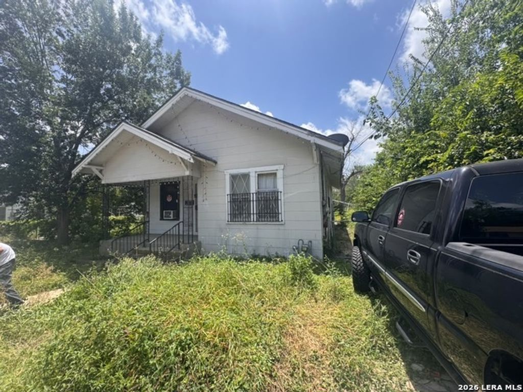 538 E Southcross, San Antonio