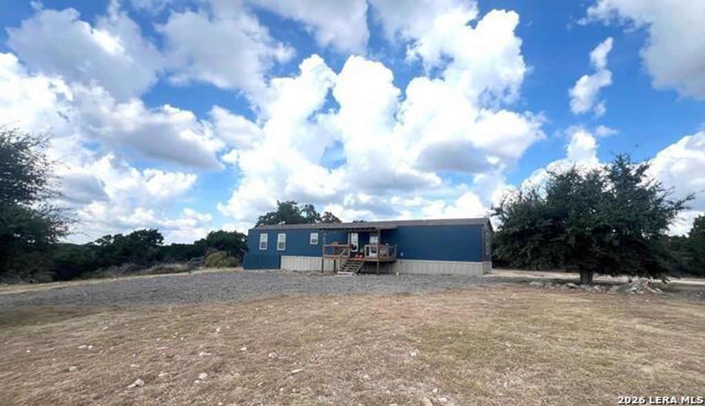 140 Teague Rd, Kerrville