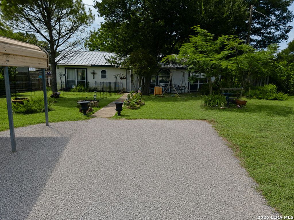 8000 County Road 404, SPICEWOOD