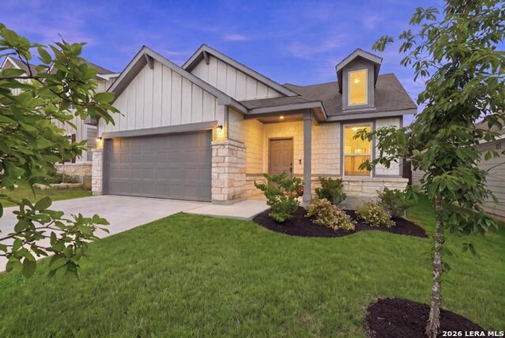 7906 Ponderosa Pine, Boerne
