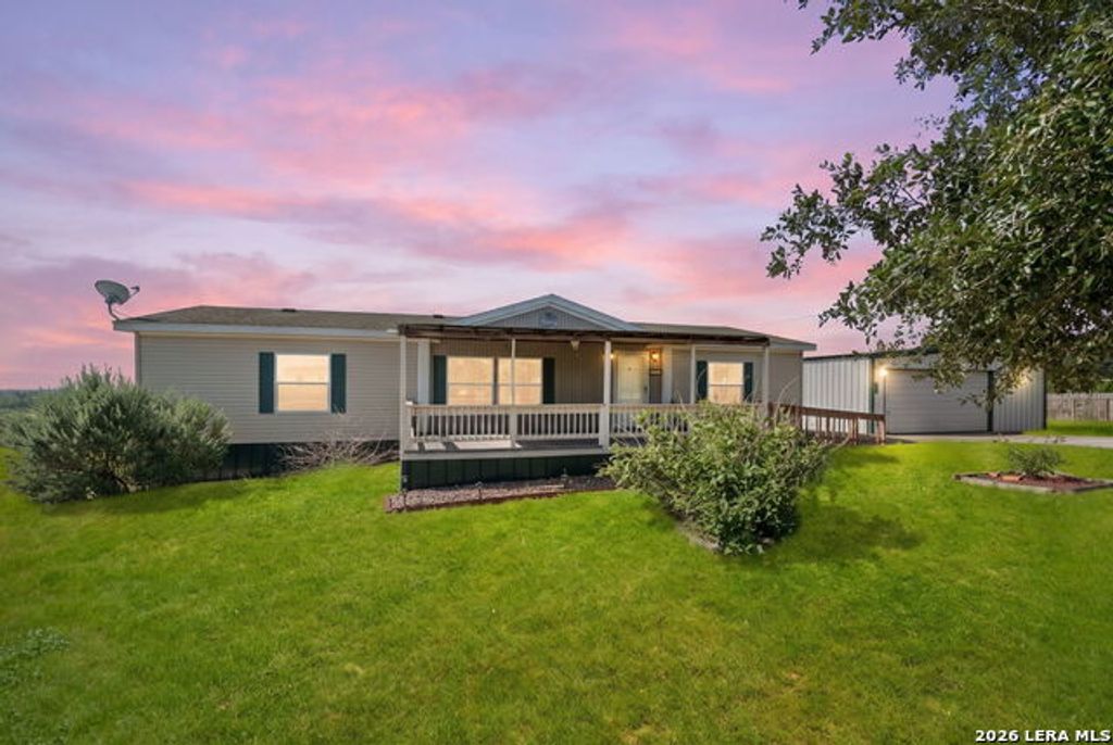 133 Oak View Dr, La Vernia