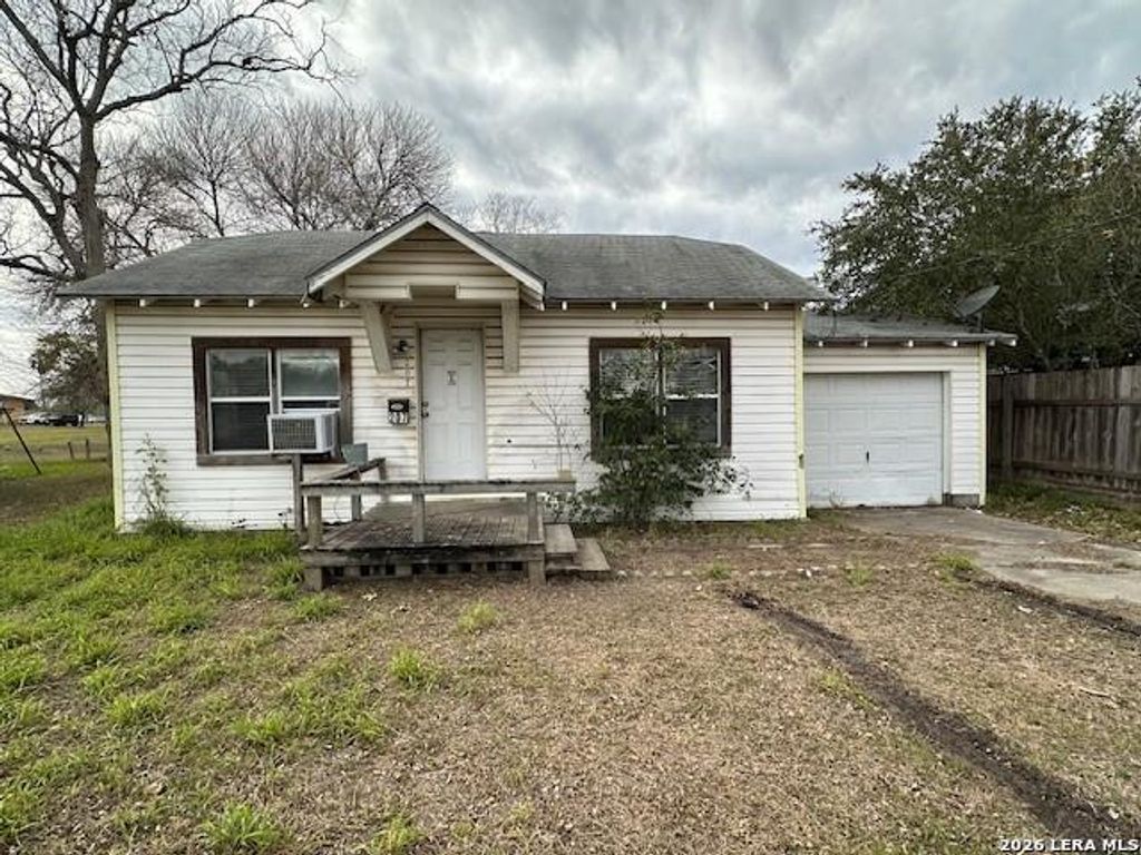 209 N Oneal Ave, Sinton