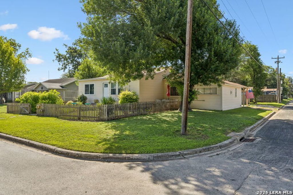 600 Winburn Ave, Schertz
