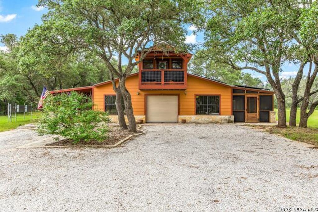 133 Buckskin Trl, Bandera