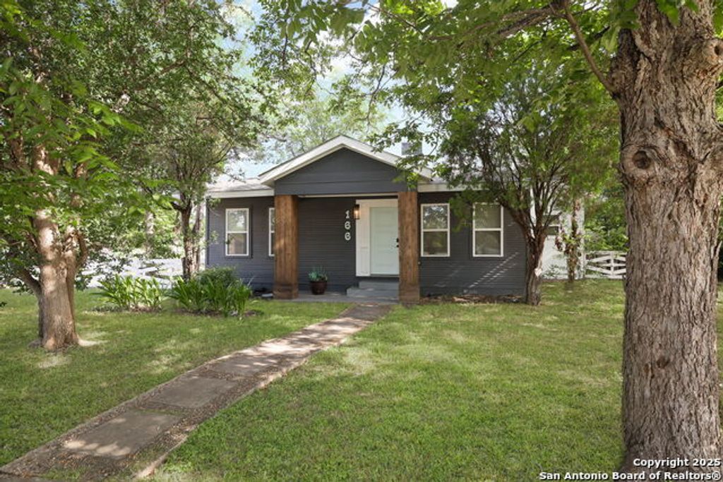 166 E Harding Boulevard, San Antonio