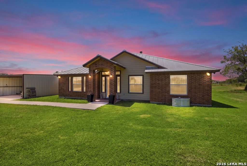 12778 Fm 1346, St Hedwig