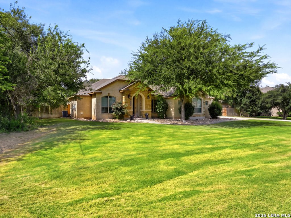 505 County Road 3822, San Antonio