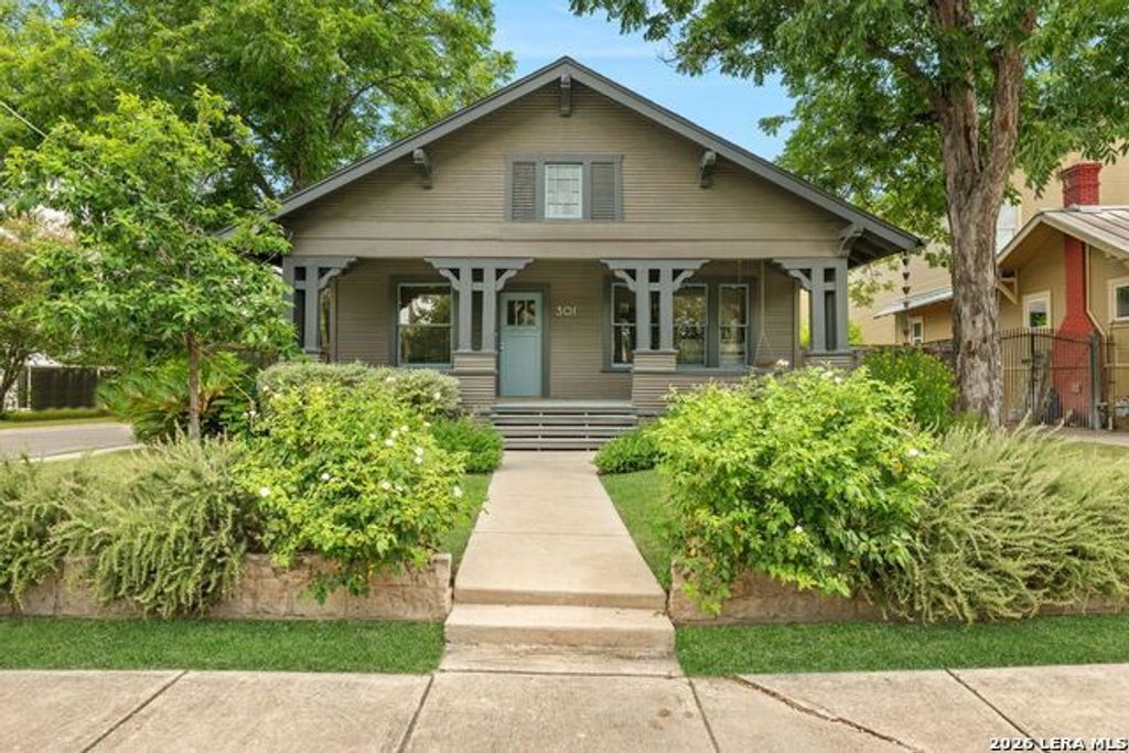 301 Queen Anne Court, San Antonio