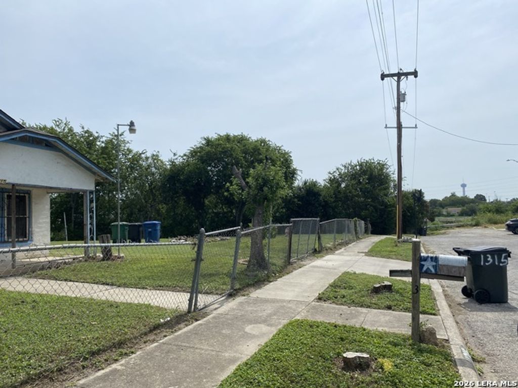 1315 Monterey St, San Antonio