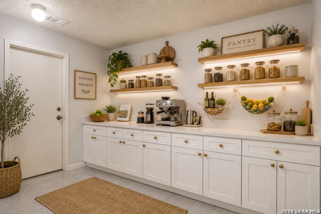 6318 Regency Wood, San Antonio