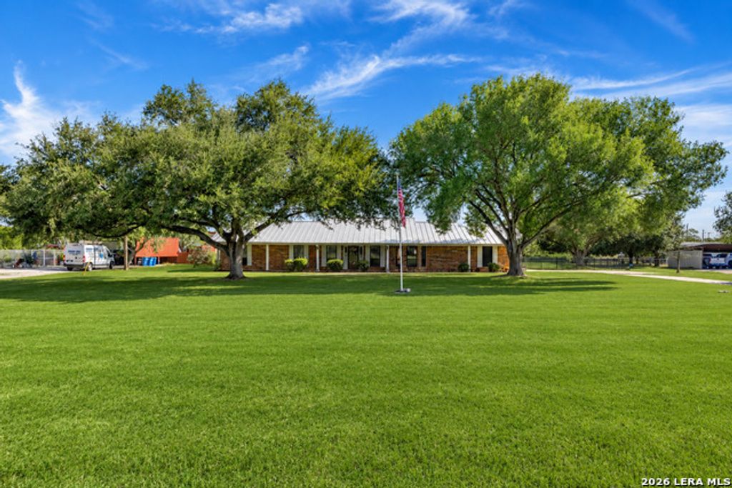 222 Deer Run St, Pleasanton