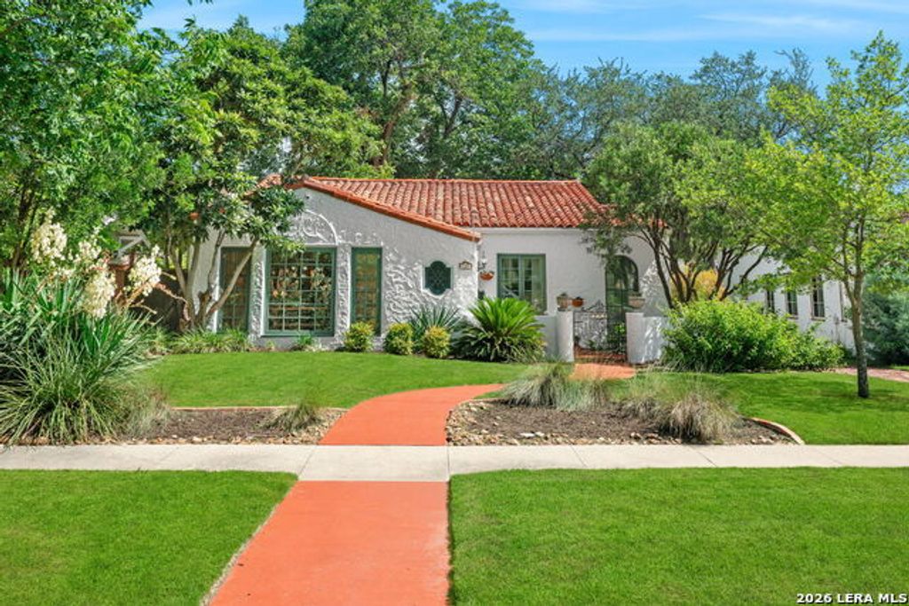 233 W Hollywood Avenue, San Antonio