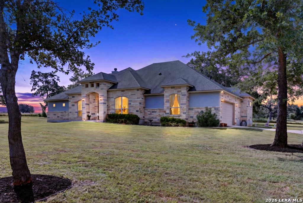 1802 Fm 3335, Stockdale