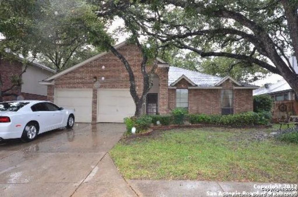 11823 Adriana Maria, San Antonio