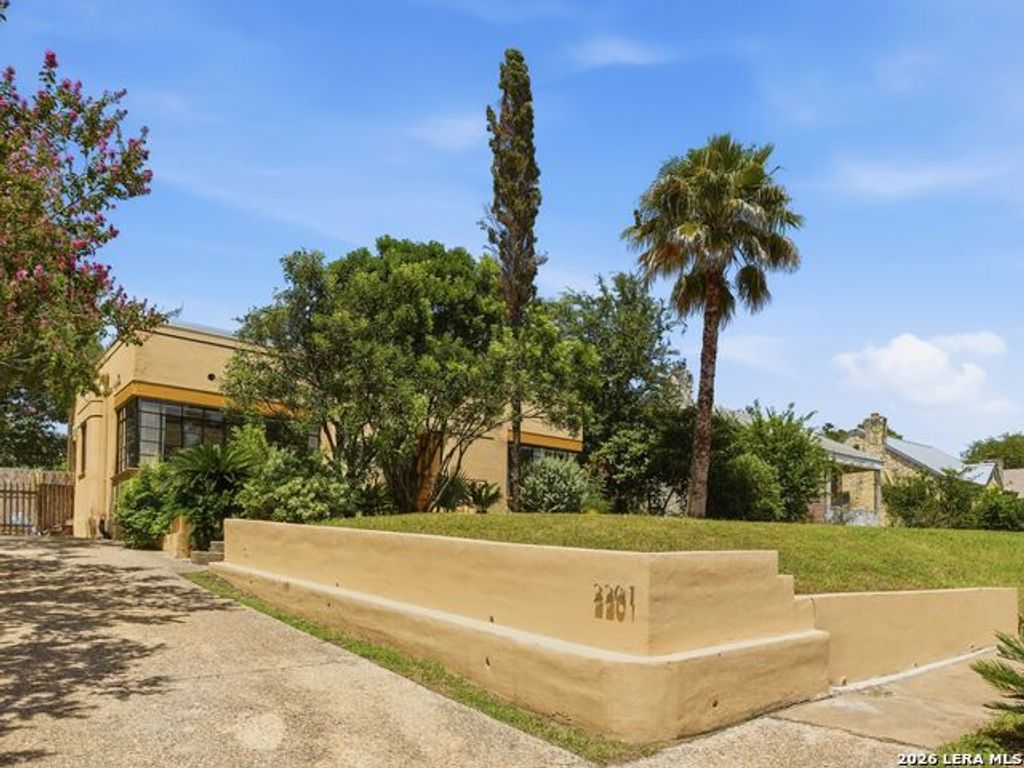 2201 W Mulberry Avenue, San Antonio