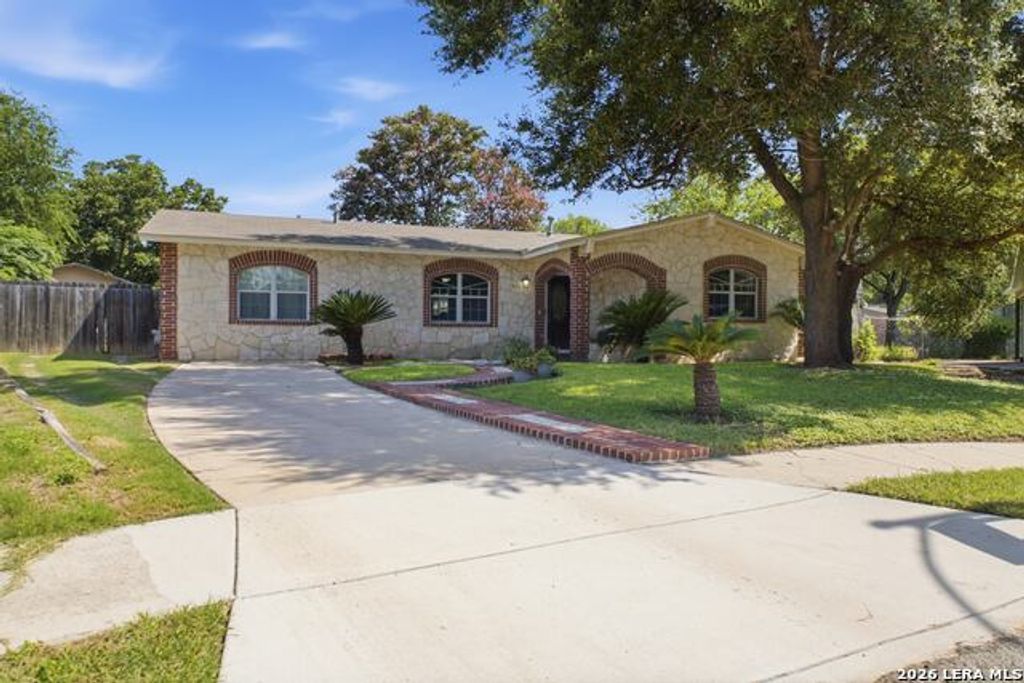 422 Arrow Point Ct, San Antonio