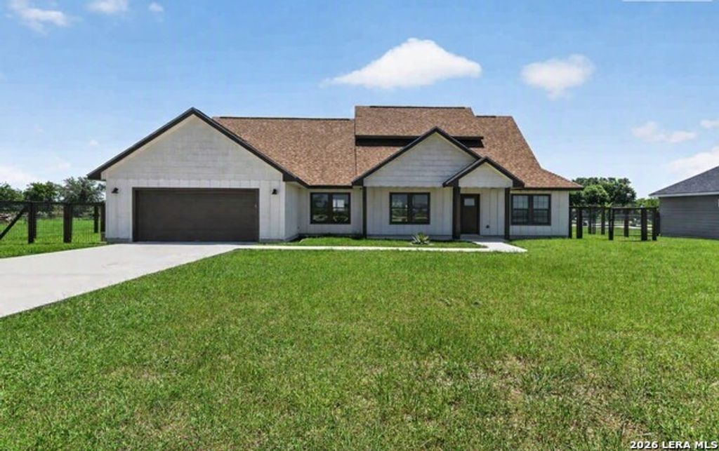 659 Thormeyer Rd, Seguin