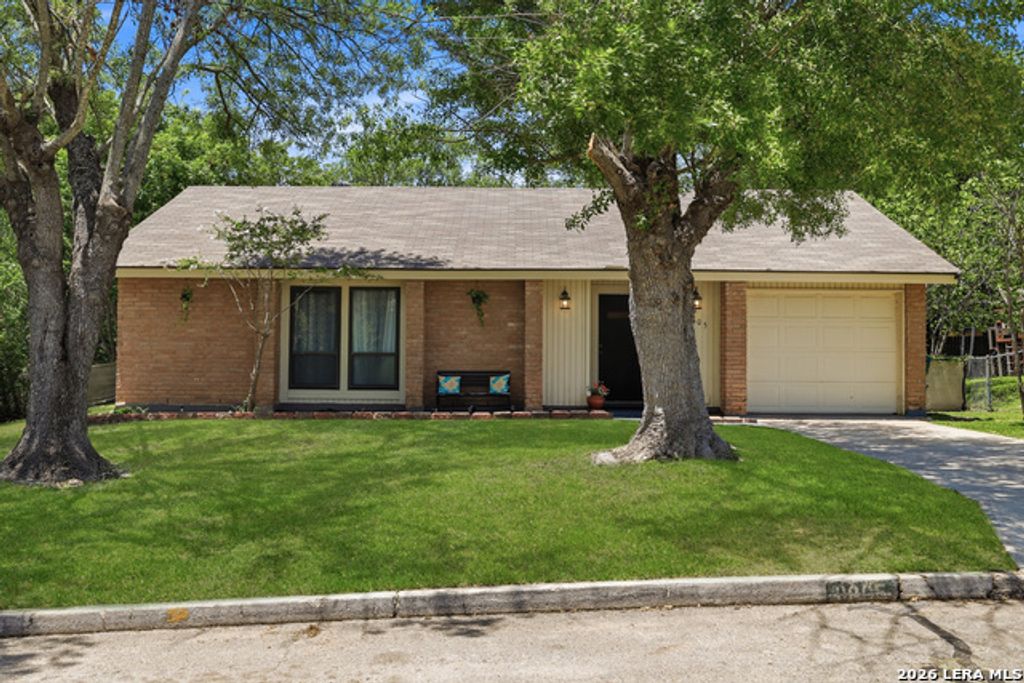 11805 Rainey Meadow, Live Oak
