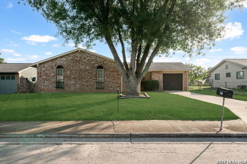 1409 Oak St, Schertz