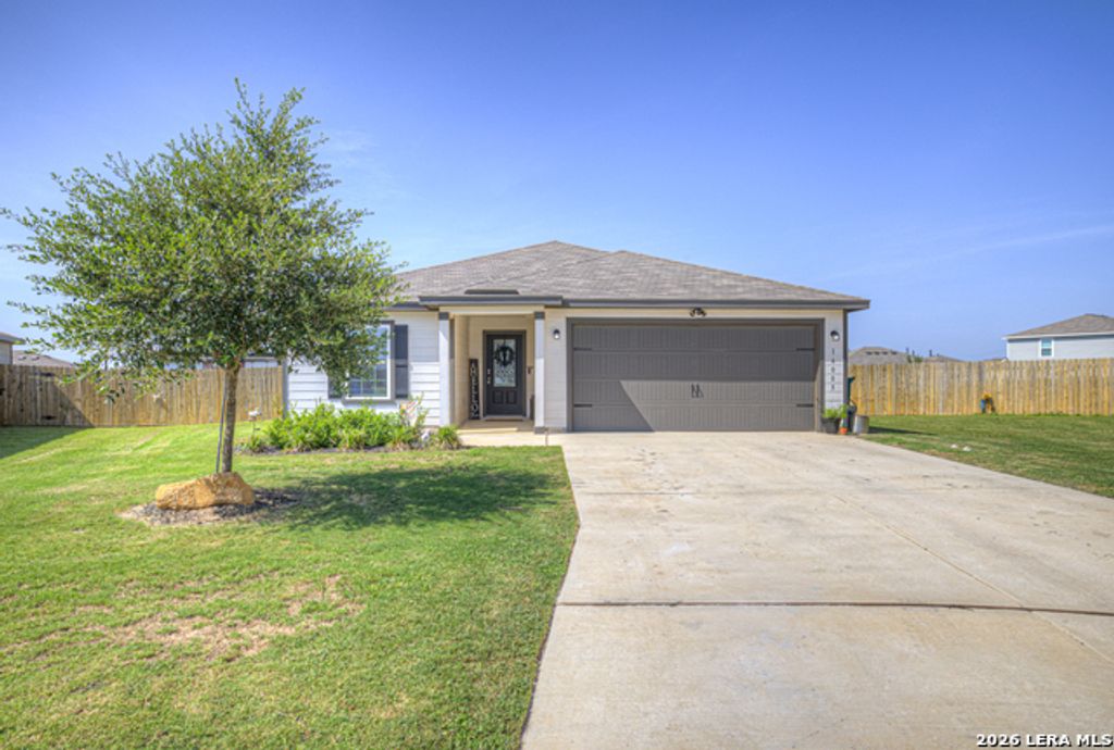 16005 Dickens Blf, Lytle
