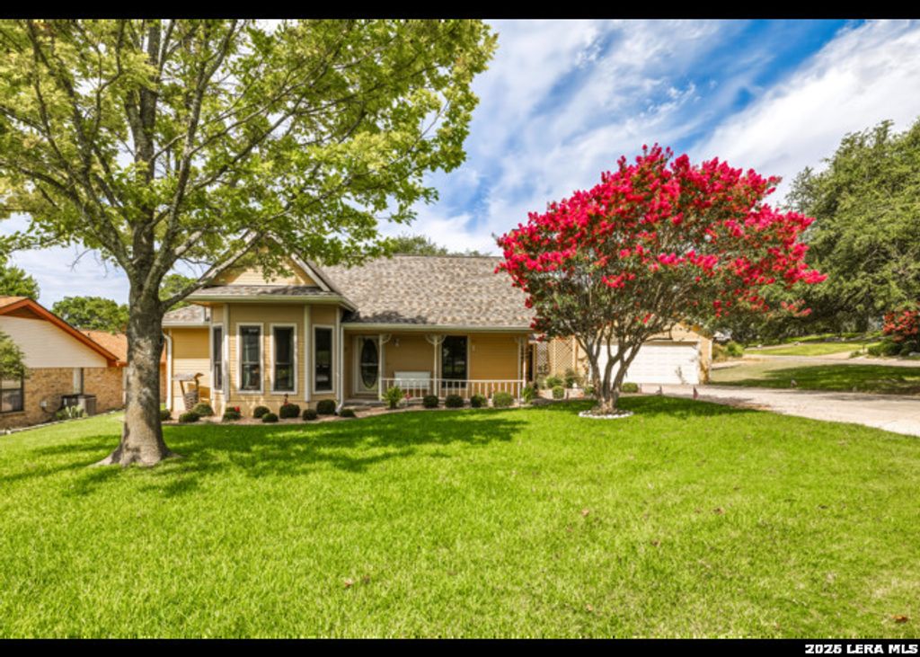 1445 N Gloucester Point, Kerrville