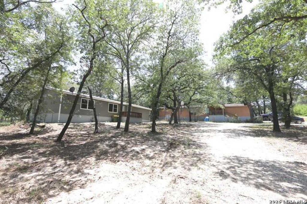76 & 76 B Post Oak Rd, La Vernia