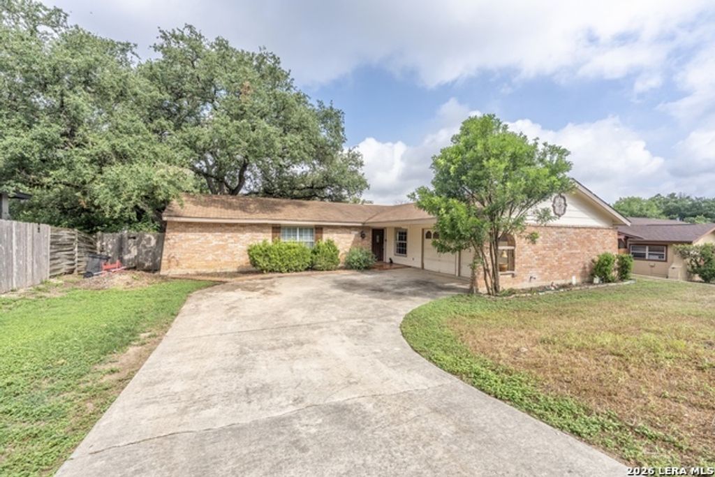 16611 Burr Hill St, San Antonio