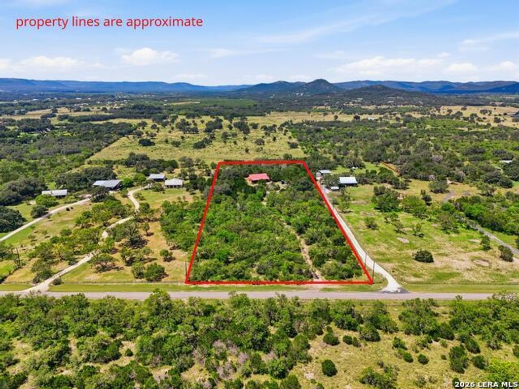 423 Kahn Rd, Rio Frio