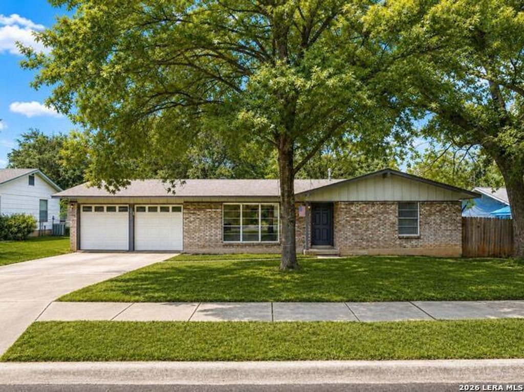 6237 Dove Hill Drive, San Antonio