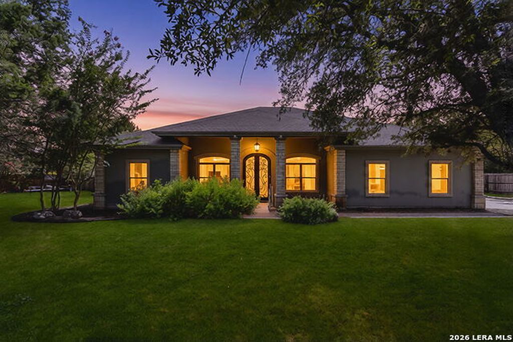1070 Kings Ranch, Bandera