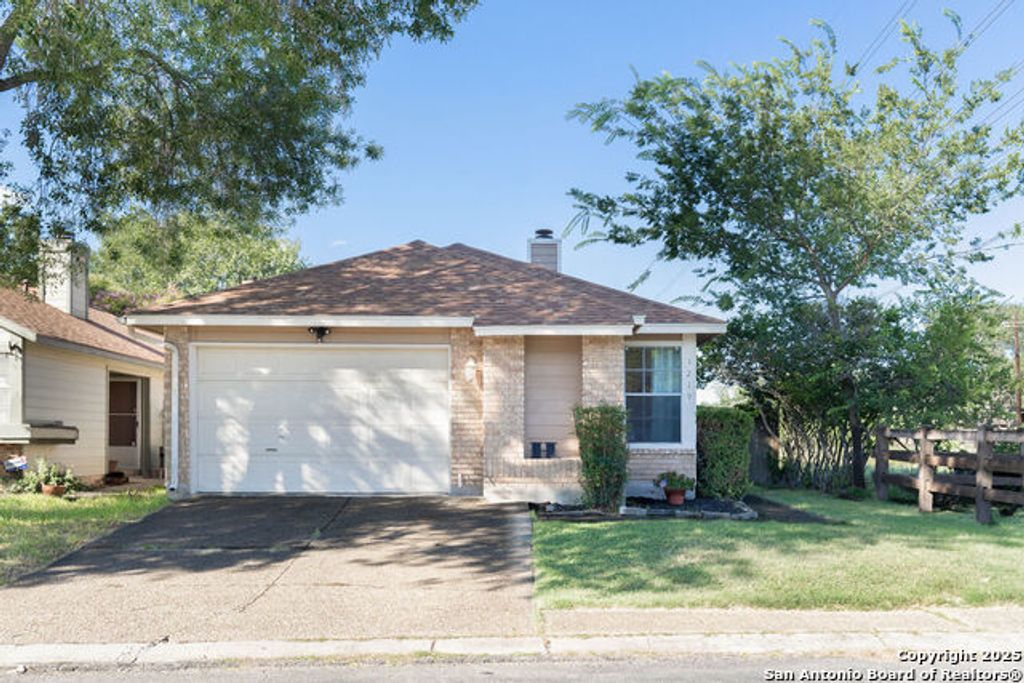 3219 Stoney Square, San Antonio