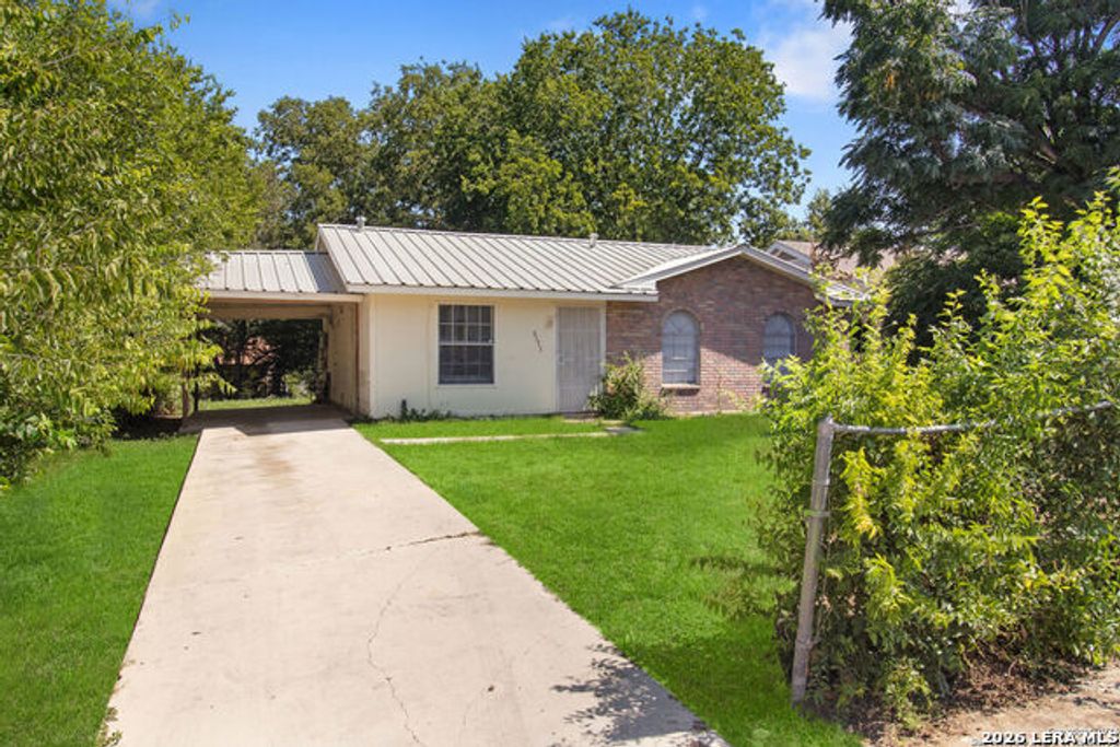 5111 Red Hawk, San Antonio