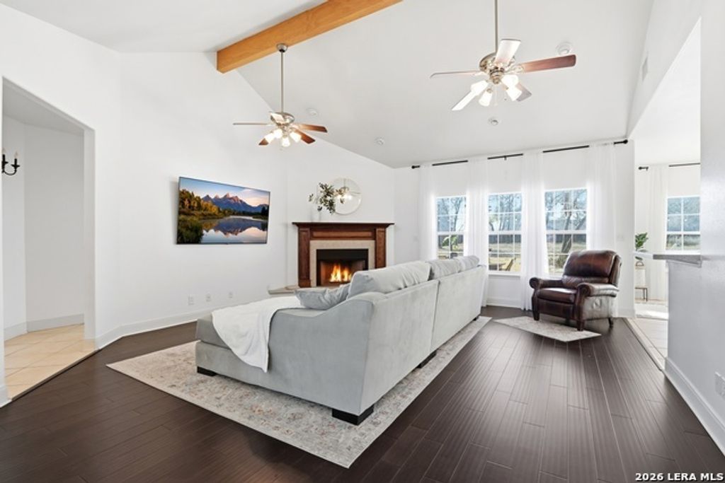 228 County Road 6864, Natalia