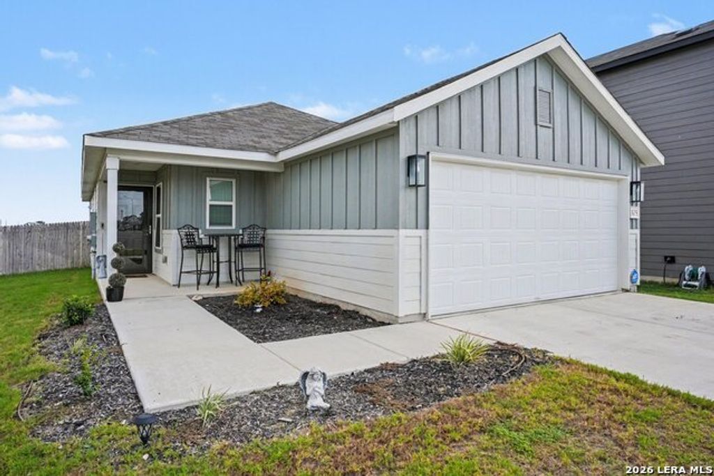105 Twin Swan Dr, Marion