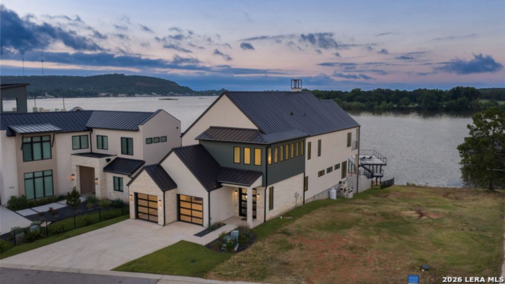 144 Riverfront Ln, Kingsland