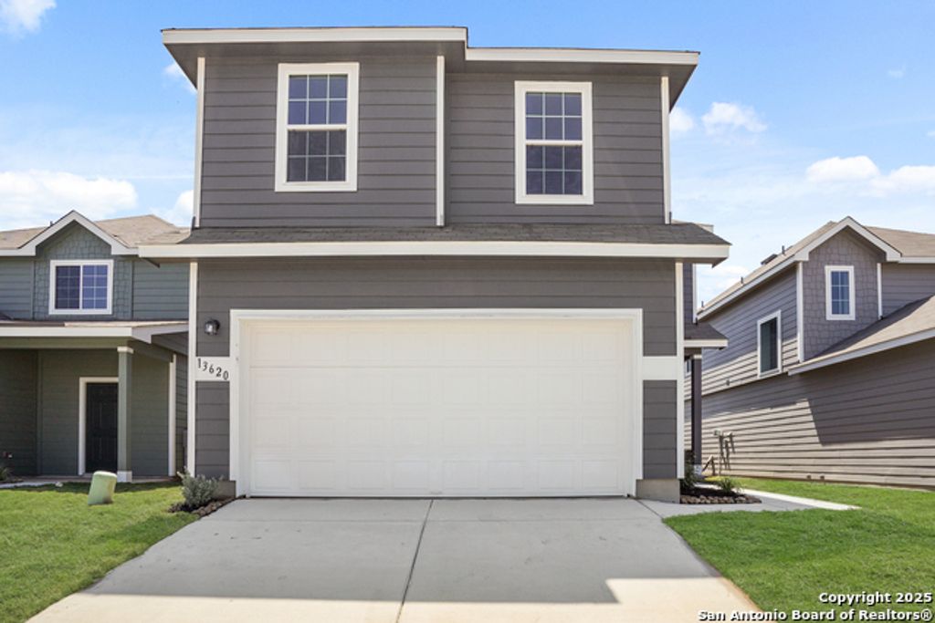 13620 Helton Pass, St Hedwig