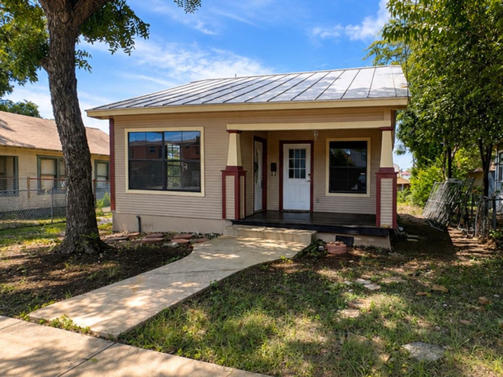 821 E Josephine St, San Antonio