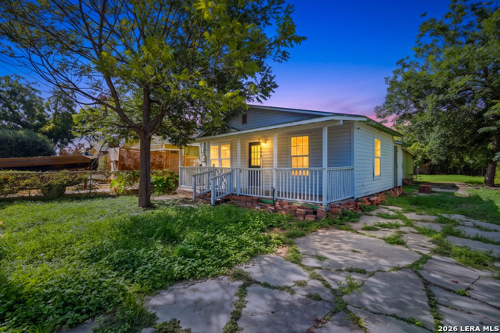236 E Baylor St, San Antonio